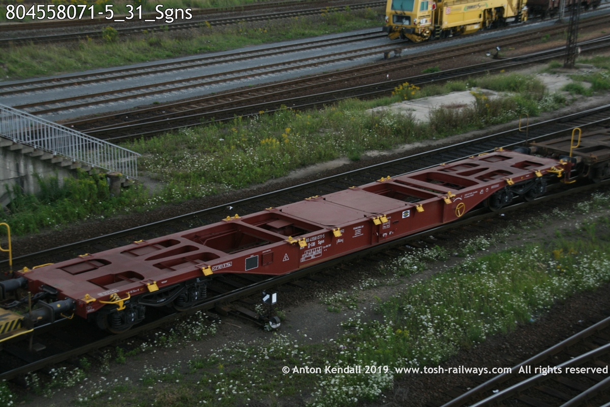 804558071-5_31_Sgns.jpg